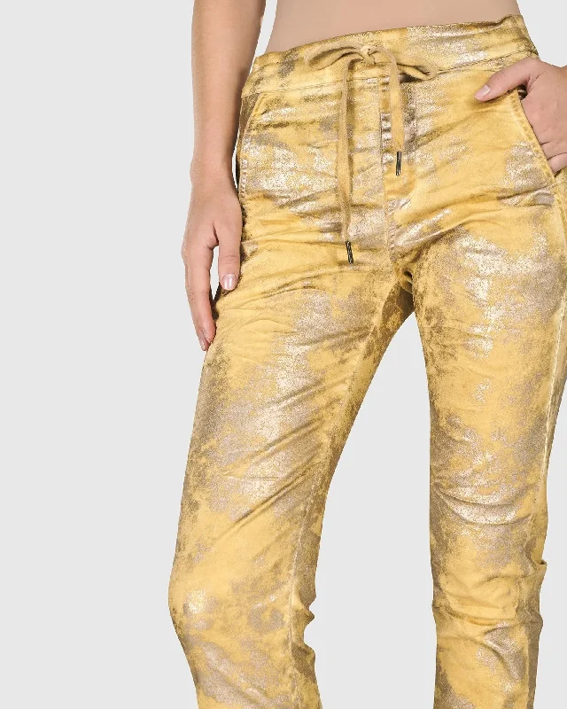 Weekend Discounts to Celebrate Iconic Stretch Jeans, Honey Gold