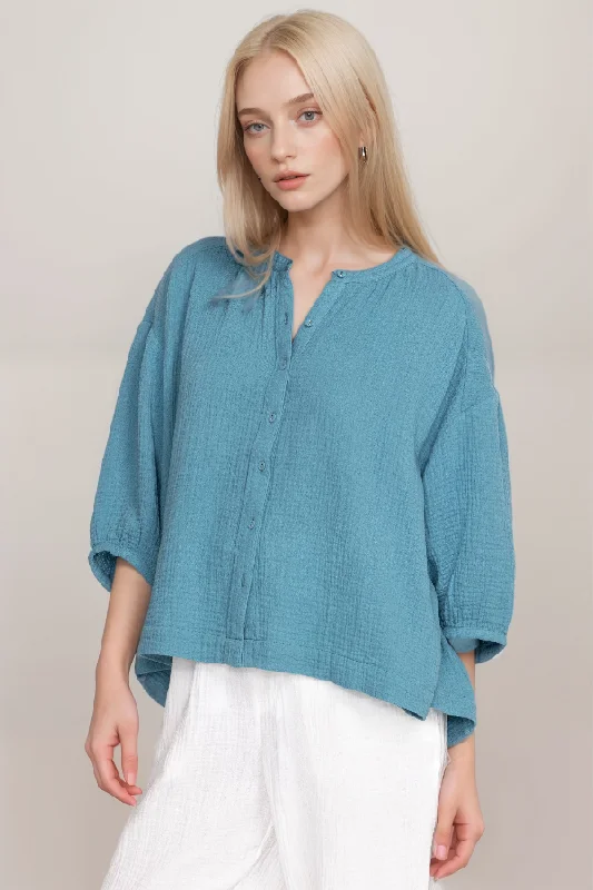 Quick Sale Johnny Was Calme Women's Blue Shirred Neck Button Down O21016