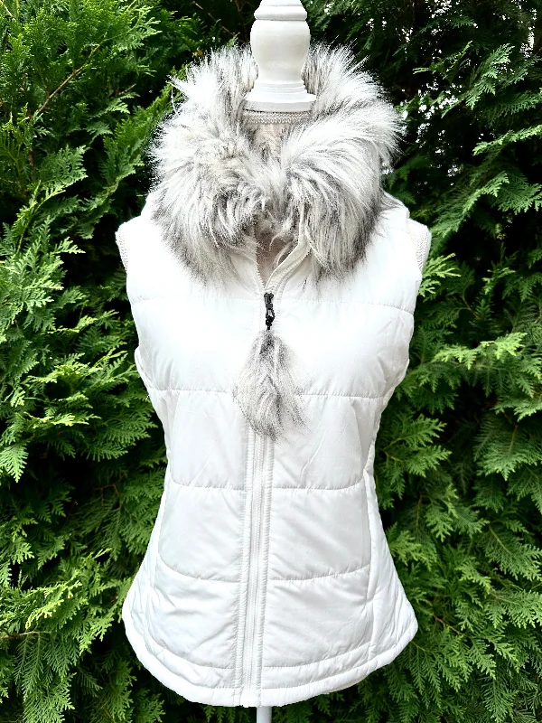 Year-End Deals Blondie White Puffer Vest w Silver Fox Faux Fur (PFFWhite 01)