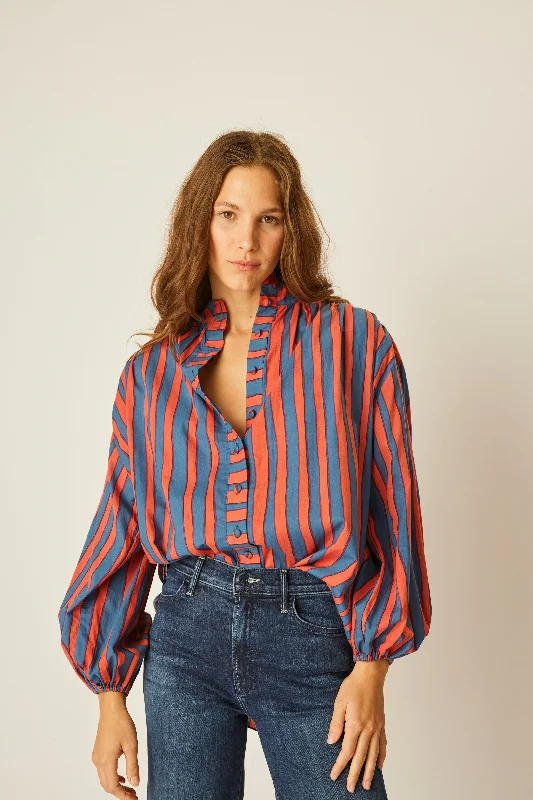 Weekend Wonders Await! IRIS TOP