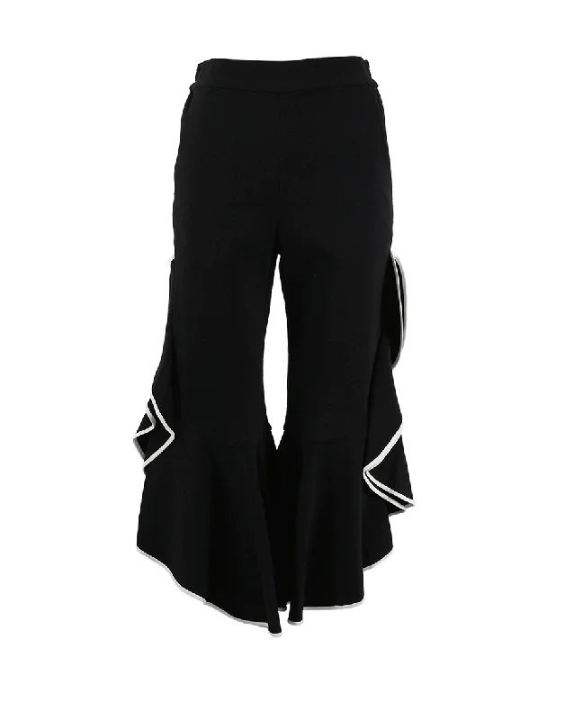 Weekend Offers That Tempt Ruffle Cropped Pant