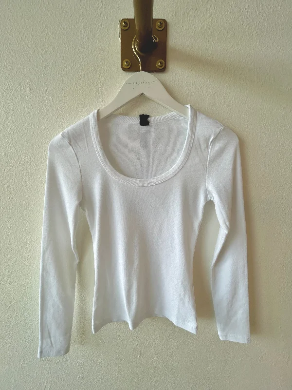 Weekend Steals Await White Scoop Neck Tee